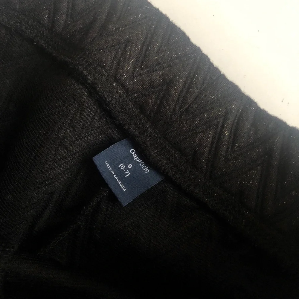 Gap kids Gold Metallic & Black Chevron Print Lounge Joggers